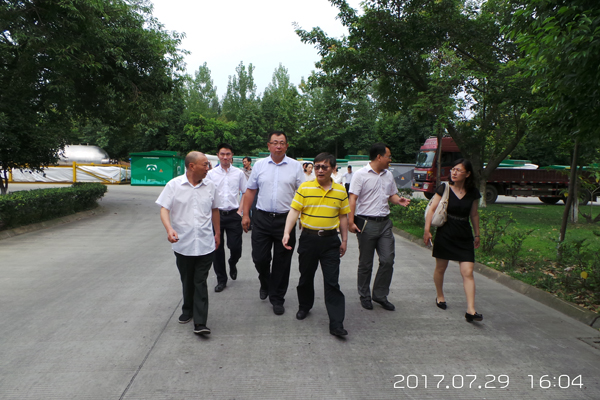 哈尔滨工业大学韩杰才校长一行光临pp电子模拟器集团参观调查